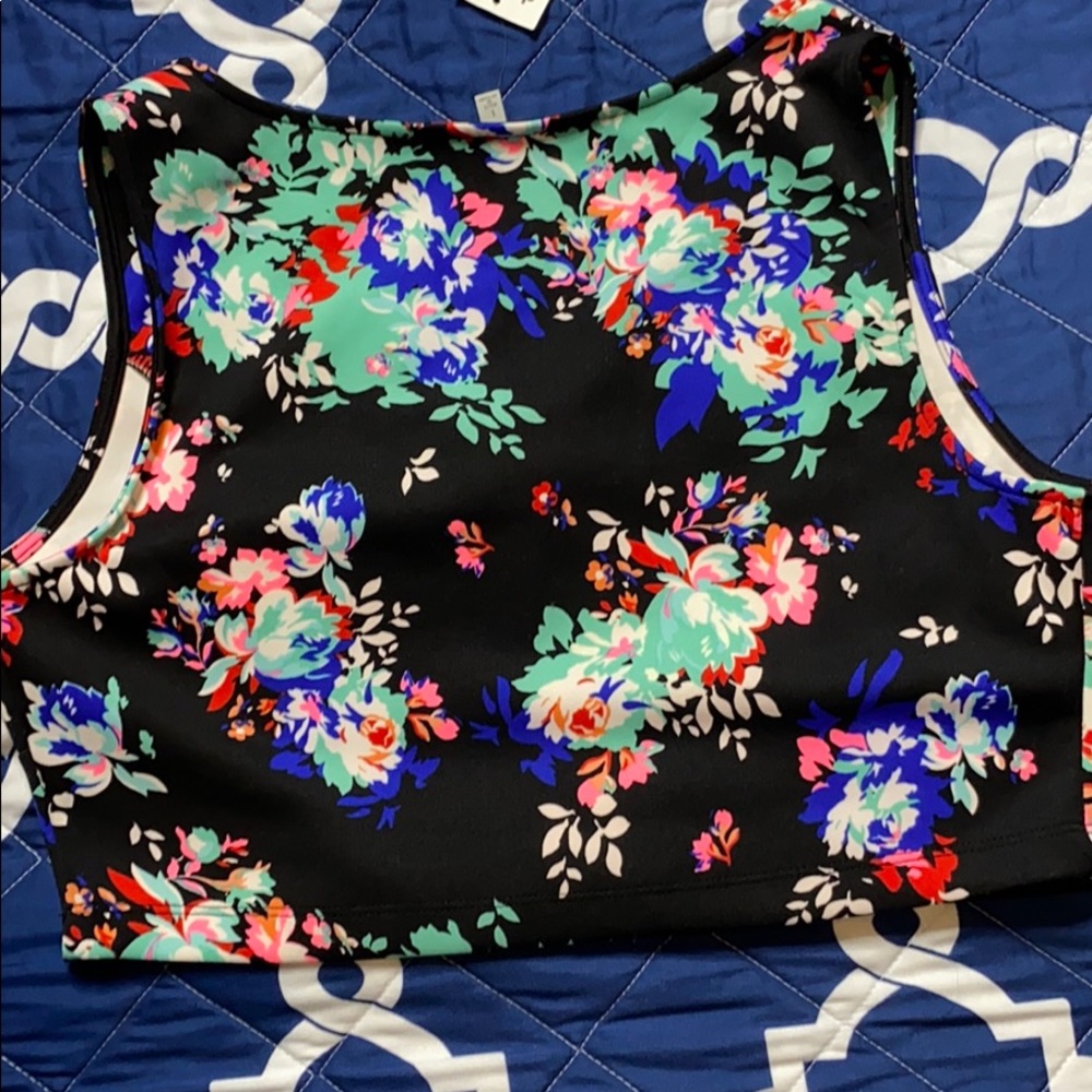 Crop Top - Picture 3 of 3
